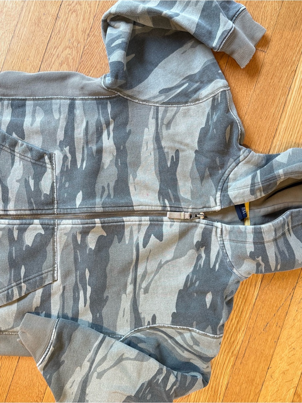 💚🤎GAP Kids Gray Camo Zip Hoodie